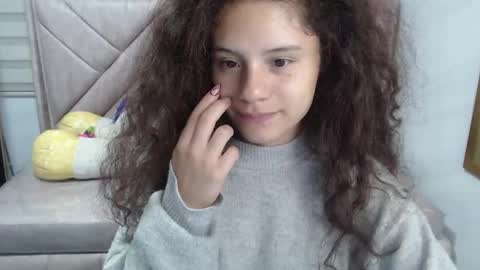 Snapshot of velvet_moon_v chatting on September 2025 01:12:02 PM velvet_moon_v online show from September 2025 01:12:02 PM