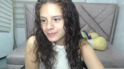 Snapshot of velvet_moon_v chatting on September 2025 01:02:02 PM velvet_moon_v online show from September 2025 01:02:02 PM