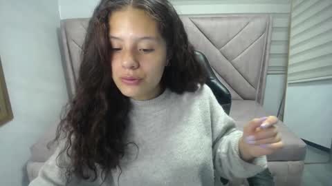 Snapshot of velvet_moon_v chatting on October 2025 01:08:01 PM velvet_moon_v online show from October 2025 01:08:01 PM