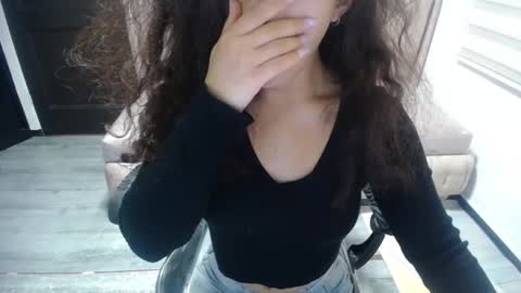 Snapshot of velvet_moon_v chatting on October 2025 01:09:02 PM velvet_moon_v online show from October 2025 01:09:02 PM