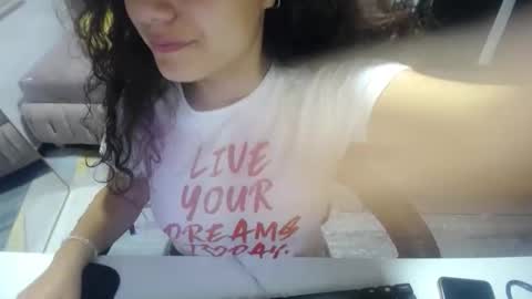 Snapshot of velvet_moon_v chatting on October 2025 01:12:02 PM velvet_moon_v online show from October 2025 01:12:02 PM