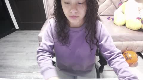 Snapshot of velvet_moon_v chatting on October 2025 01:11:01 PM velvet_moon_v online show from October 2025 01:11:01 PM