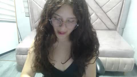 velvet_moon_v online show from March 2026 07:42:01 PM