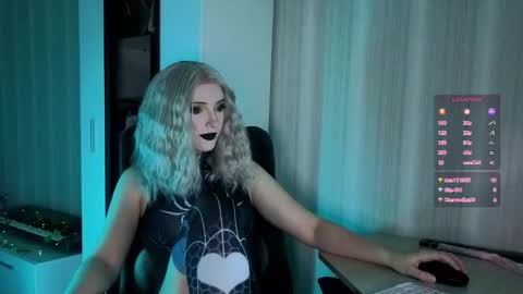 Snapshot of velvet_siren chatting on November 2025 06:51:01 PM Violet online show from November 2025 06:51:01 PM