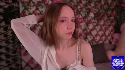 Polly online show from November 2025 06:15:01 PM