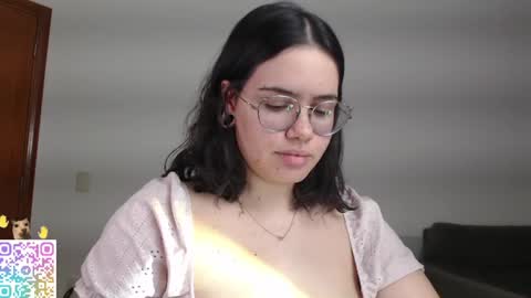 Snapshot of velvetcrystal chatting on June 2026 02:53:02 AM Crystal PVT OPEN online show from June 2026 02:53:02 AM
