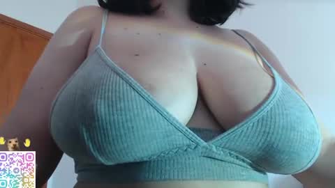 Snapshot of velvetcrystal chatting on July 2026 06:45:02 PM Crystal PVT OPEN online show from July 2026 06:45:02 PM