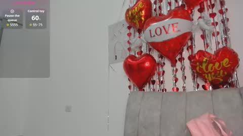 Velvetluna online show from February 2026 11:17:01 AM