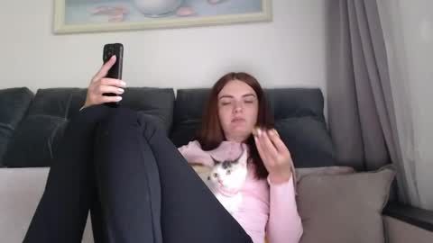 velvetmoon123 online show from May 2026 03:41:02 PM