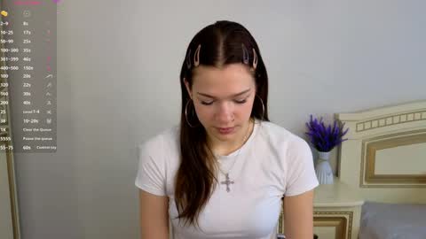 Kelly online show from April 2026 06:17:01 AM