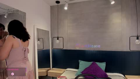 velvettease_ online show from November 2025 12:42:01 PM