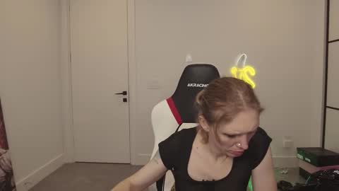 VelvetTGirl online show from February 2026 02:41:01 AM