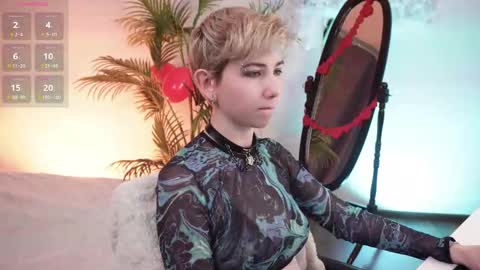Snapshot of velvetvalkyries chatting on February 2025 02:54:01 PM CLEOshort hair TIna long hair online show from February 2025 02:54:01 PM