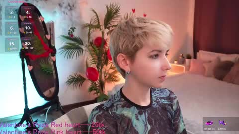 Snapshot of velvetvalkyries chatting on February 2025 04:31:01 PM CLEOshort hair TIna long hair online show from February 2025 04:31:01 PM