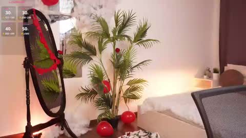 Snapshot of velvetvalkyries chatting on February 2025 01:49:02 PM CLEOshort hair TIna long hair online show from February 2025 01:49:02 PM
