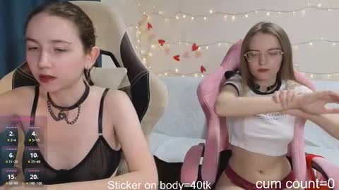 CLEOshort hair  TIna long hair  online show from November 2025 05:16:01 PM