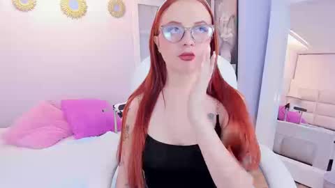 Yvonne online show from September 2025 09:58:02 PM