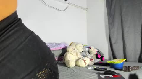 vennuss01 online show from March 2026 10:49:01 PM