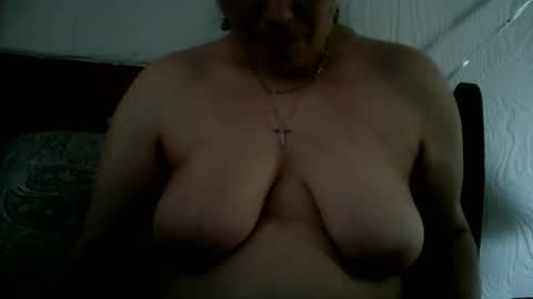 Snapshot of veno2442 chatting on June 2026 05:02:02 PM veno2442 online show from June 2026 05:02:02 PM