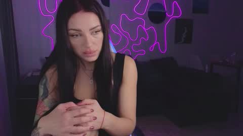 Snapshot of venomchic chatting on November 2025 07:47:01 AM Sofia online show from November 2025 07:47:01 AM