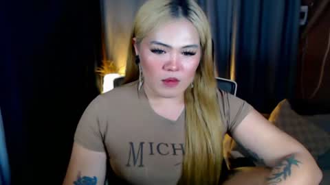 Snapshot of venus_colly chatting on July 2026 04:49:01 AM I am Colly Your mystery girl online show from July 2026 04:49:01 AM