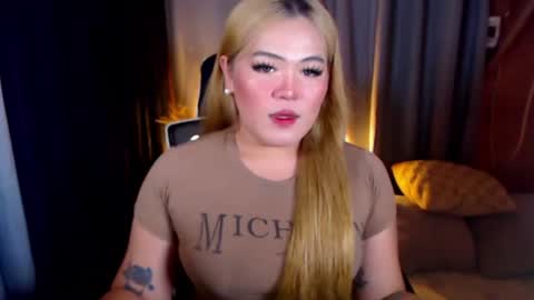 Snapshot of venus_colly chatting on July 2026 06:00:02 PM I am Colly Your mystery girl online show from July 2026 06:00:02 PM