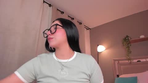 Snapshot of venus_reid chatting on March 2025 10:00:02 AM venus_reid online show from March 2025 10:00:02 AM