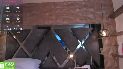 Snapshot of venus_velez chatting on April 2026 12:04:01 PM Venus online show from April 2026 12:04:01 PM