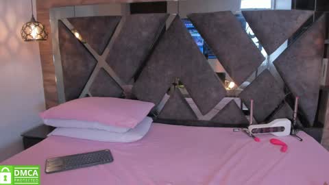 Snapshot of venus_velez chatting on April 2026 12:29:02 PM Venus online show from April 2026 12:29:02 PM