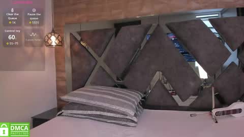 Snapshot of venus_velez chatting on May 2026 12:35:01 PM Venus online show from May 2026 12:35:01 PM