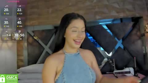Snapshot of venus_velez chatting on May 2026 12:01:02 PM Venus online show from May 2026 12:01:02 PM
