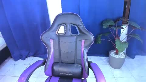 venus_velvet online show from October 2025 04:04:01 PM