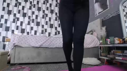 venusinylons online show from February 2026 11:12:02 PM