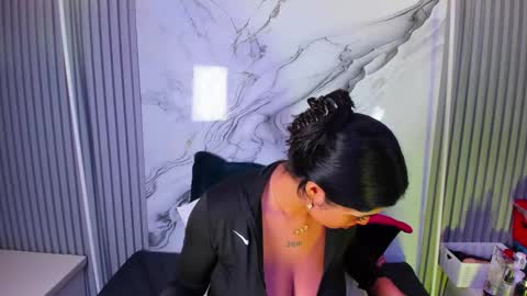 Venusowen  online show from May 2026 02:03:01 PM