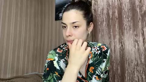 Ayla online show from April 2026 06:10:01 PM