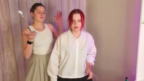 Snapshot of verenamalasky chatting on October 2025 04:50:01 PM Kate and Anna online show from October 2025 04:50:01 PM