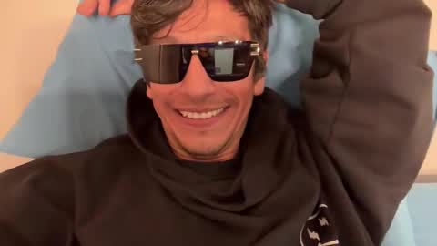 Juan Vergas online show from December 2025 06:25:02 PM