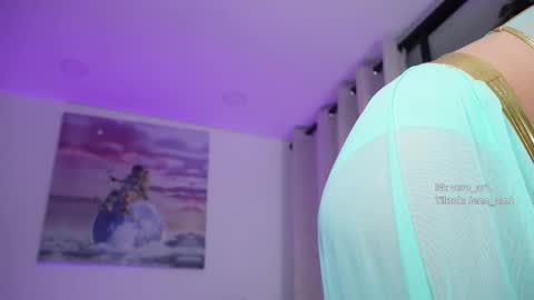 vero_cam online show from November 2025 02:58:02 AM