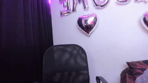 Snapshot of vero_jhonson chatting on February 2025 06:33:01 AM karolina online show from February 2025 06:33:01 AM