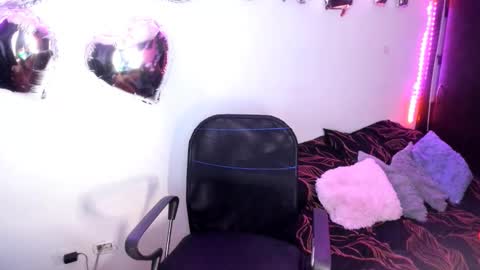 Snapshot of vero_jhonson chatting on February 2025 03:24:01 AM karolina online show from February 2025 03:24:01 AM