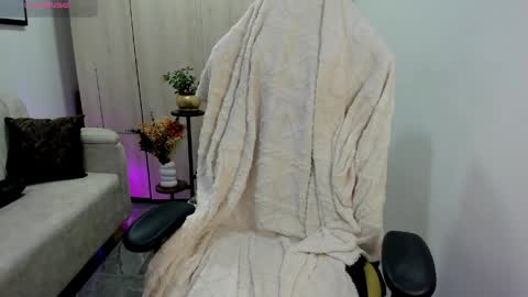 Catalina online show from April 2026 02:45:02 AM