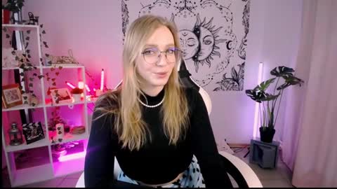 VERONICA online show from February 2025 05:20:02 PM