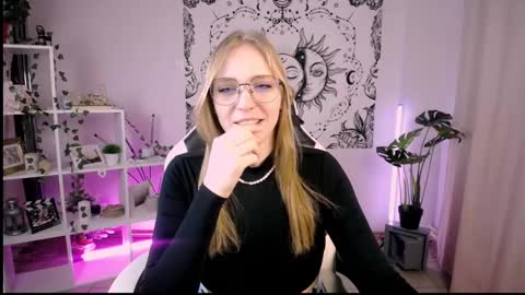 VERONICA online show from February 2025 12:21:02 AM