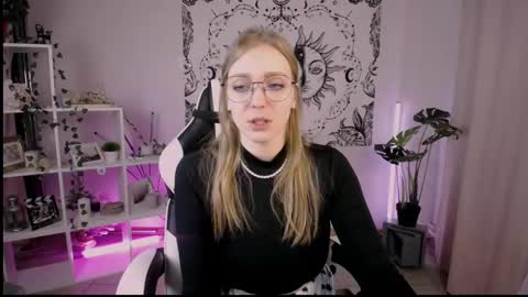 VERONICA online show from February 2025 08:28:02 PM