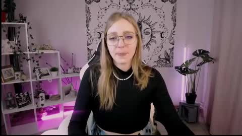 VERONICA online show from February 2025 11:34:02 PM
