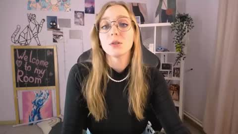 VERONICA online show from March 2025 05:43:02 PM