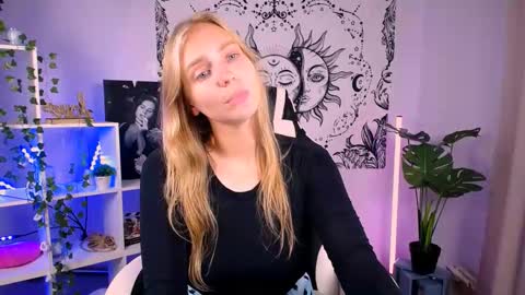 VERONICA online show from September 2025 10:25:02 AM