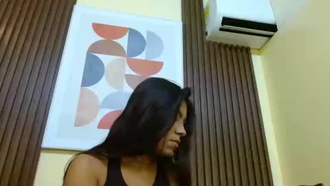 Veronica Robles online show from September 2025 05:57:02 PM