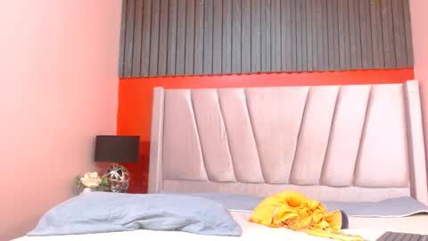 Veronica Robles online show from September 2025 07:08:01 PM