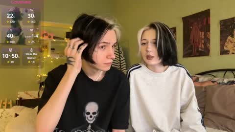 Snapshot of veryraretwins chatting on October 2025 09:57:01 PM veryraretwins online show from October 2025 09:57:01 PM